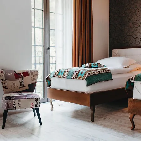 كوستل سكاي بوك بيهاتش