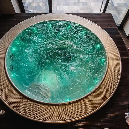 كوستل سكاي بوك 4*