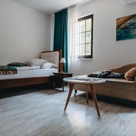 كوستل سكاي بوك بيهاتش