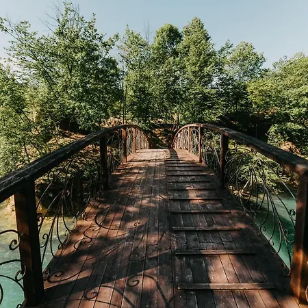 كوستل سكاي بوك بيهاتش